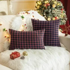 Weihnachtlich karierte Kissenhülle - Grünes und rotes Kissen für die Heimdekoration