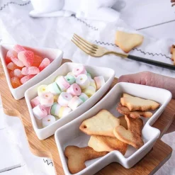 Weihnachtsbaum-Keramikteller mit Bambusständer - Serviergeschirr für die Feiertage