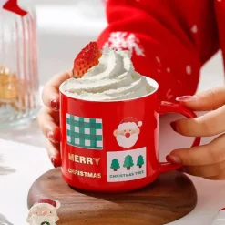 Weihnachtstasse aus Keramik mit Deckellöffel – festliche Weihnachtsgeschenktasse