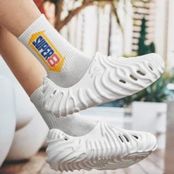 Wellenförmige Strandpantoffeln – bequeme, atmungsaktive Sandalen