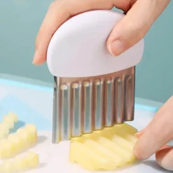 Wellenförmiges Schneidemesser - Edelstahlschneider für Obst und Gemüse