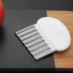Wellenförmiges Schneidemesser - Edelstahlschneider für Obst und Gemüse