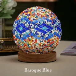 Wiederaufladbare Tischlampe aus böhmischem Glas – stilvoller Akzent für die Inneneinrichtung