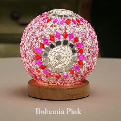 Wiederaufladbare Tischlampe aus böhmischem Glas – stilvoller Akzent für die Inneneinrichtung