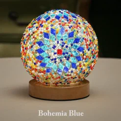 Wiederaufladbare Tischlampe aus böhmischem Glas – stilvoller Akzent für die Inneneinrichtung