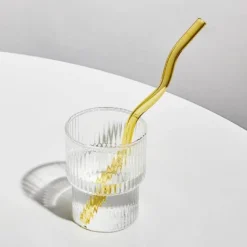 Wiederverwendbarer Glasstrohhalm – farbenfrohe, umweltfreundliche Alternative