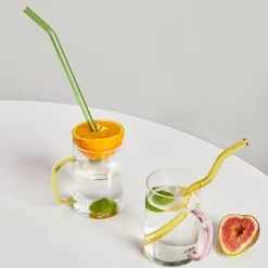 Wiederverwendbarer Glasstrohhalm – farbenfrohe, umweltfreundliche Alternative