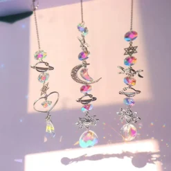 Windspiel und Sonnenfänger aus Kristall mit Mond-Design – Verträumte Heimdekoration