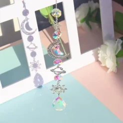 Windspiel und Sonnenfänger aus Kristall mit Mond-Design – Verträumte Heimdekoration